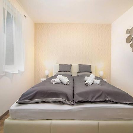 Grace Pine Apartment 1 Boedapest Buitenkant foto