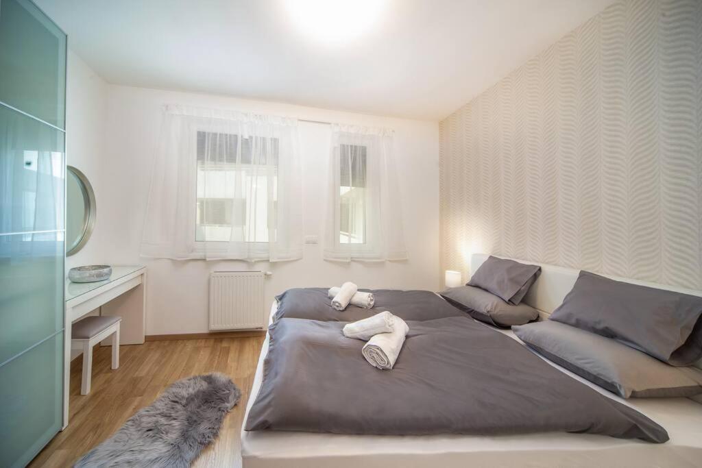 Grace Pine Apartment 1 Boedapest Buitenkant foto