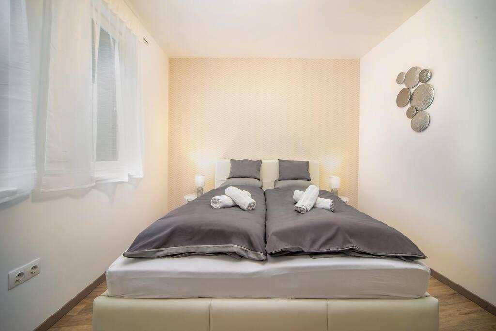 Grace Pine Apartment 1 Boedapest Buitenkant foto