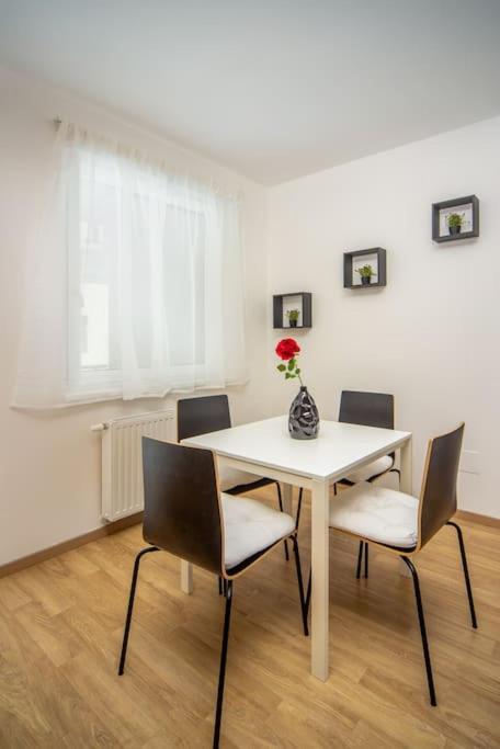 Grace Pine Apartment 1 Boedapest Buitenkant foto